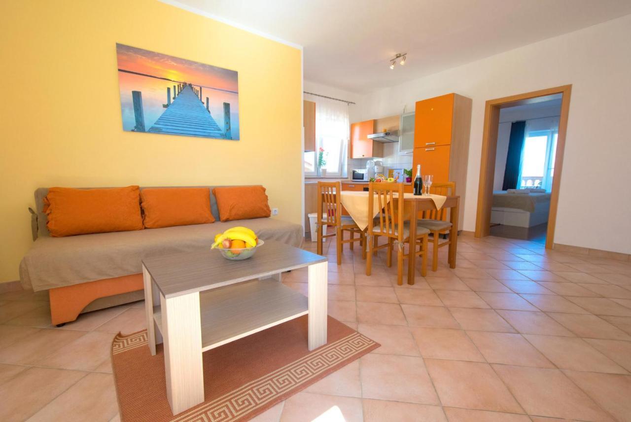 Apartments Mladenka มาลินสกา ภายนอก รูปภาพ