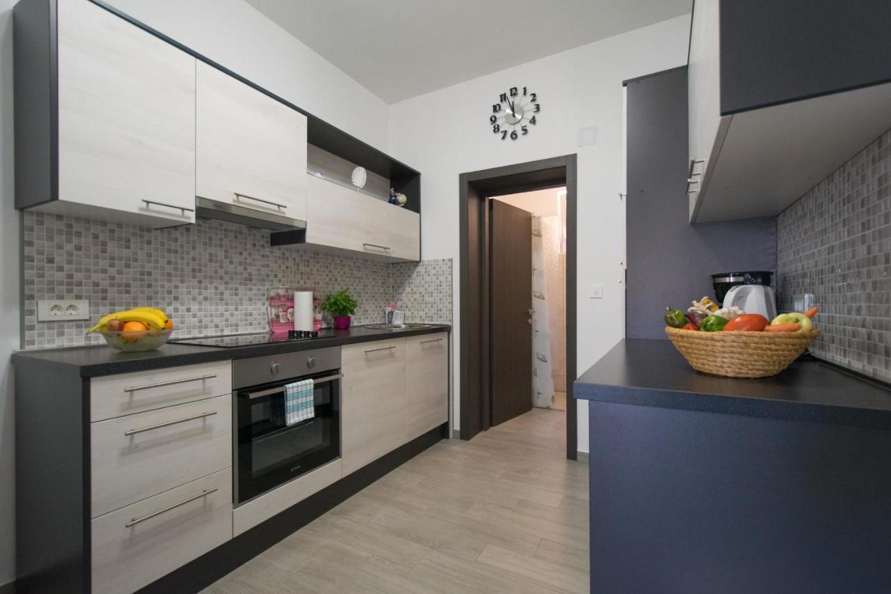 Apartments Mladenka มาลินสกา ภายนอก รูปภาพ